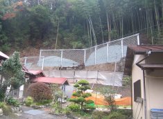 東市組-2急傾斜地崩壊対策工事