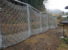 崩壊土砂防護柵工事湯ノ沢Cその1(緊減災砂)